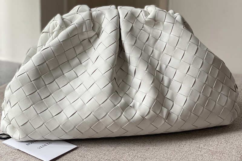 Bottega Veneta 576175 pouch bag Soft voluminous clutch in White woven leather