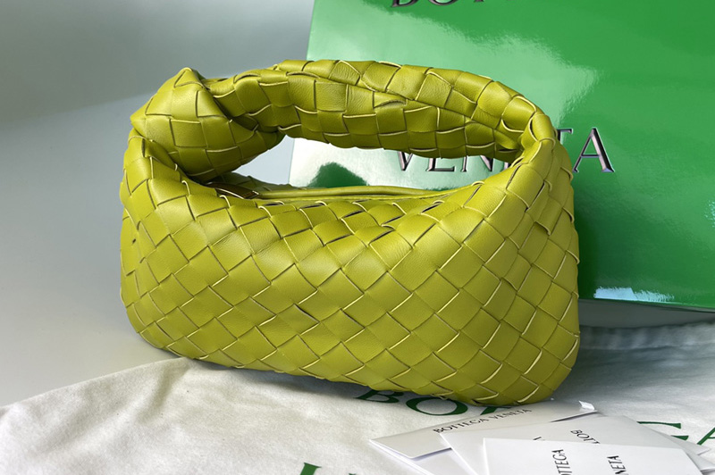 Bottega Veneta 609409 Mini Jodie Rounded hobo bag in Green Intrecciato leather