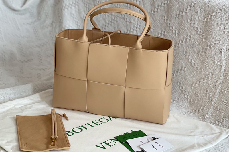 Bottega Veneta 609175 Arco tote bag in Almond Intrecciato leather