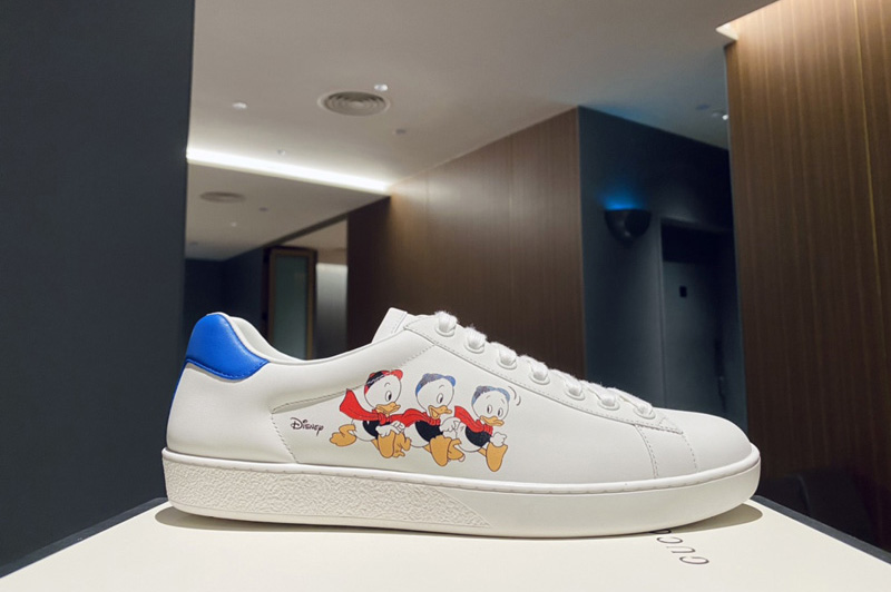 Gucci 649398 Men's Disney x Gucci Donald Duck Ace sneaker in White leather