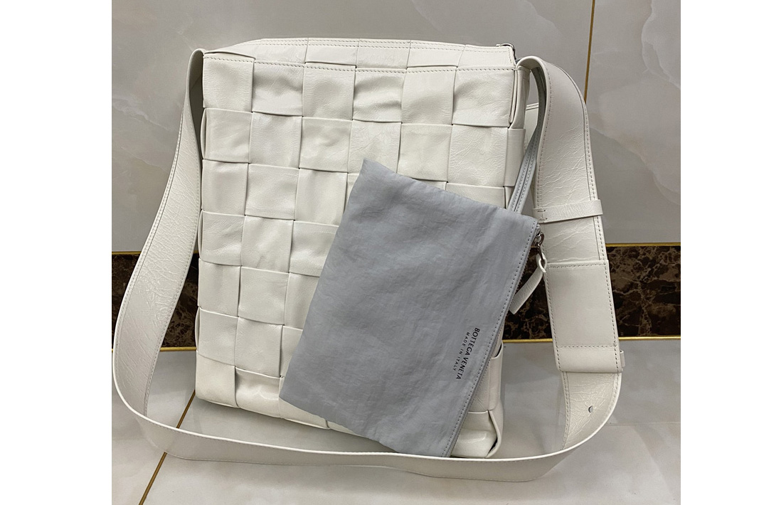 Bottega Veneta 651480 Men Cassette Messenger bag in White Intrecciato Paper Calf leather