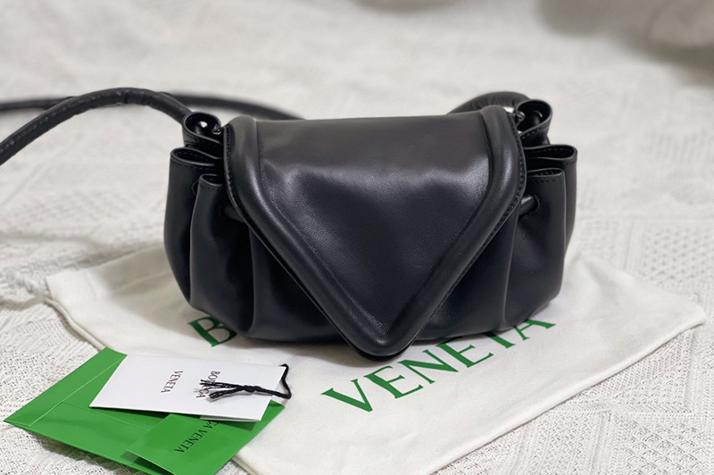 Bottega Veneta 658521 Leather cross-body bag in Black Leather