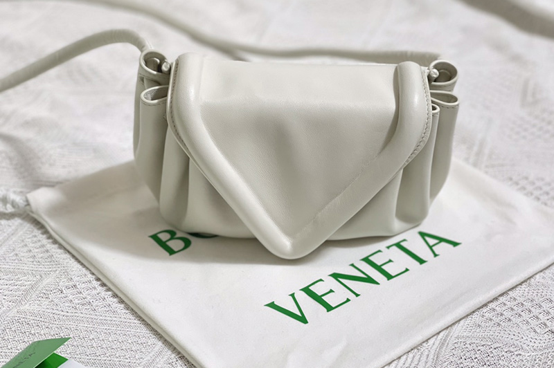 Bottega Veneta 658521 Leather cross-body bag in White Leather