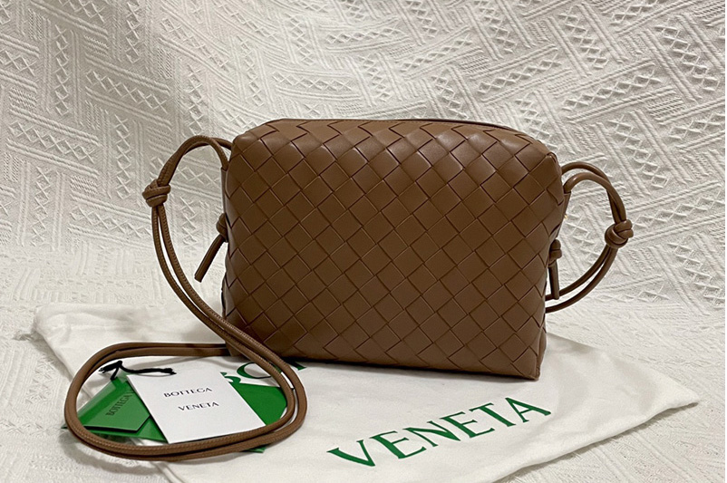 Bottega Veneta 666689 Loop cross-body mini bag in Brown Intreccio leather