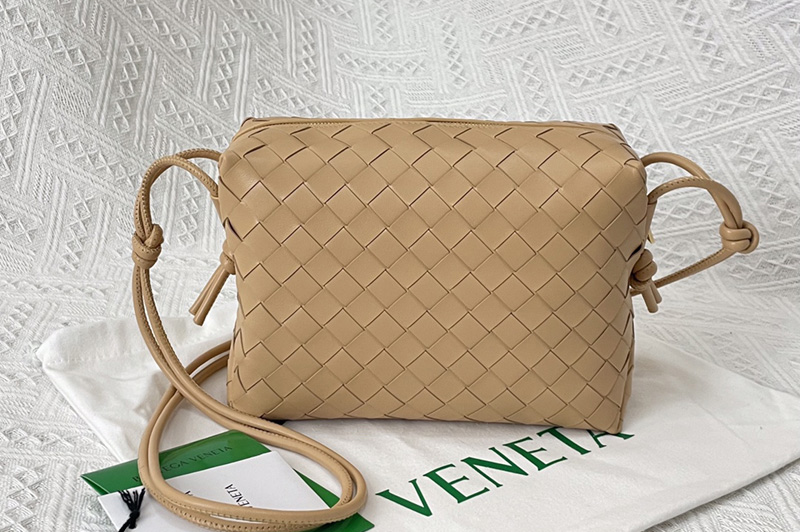 Bottega Veneta 666689 Loop cross-body mini bag in Apricot Intrecciato leather