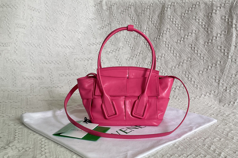 Bottega Veneta 666873 Arco cross-body bag in Bonbon Intreccio leather