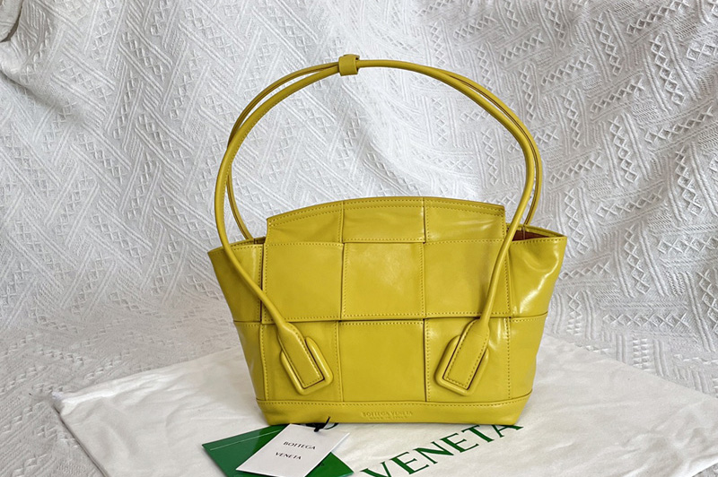 Bottega Veneta 666874 Arco top handle bag in Mirabelle Intreccio leather