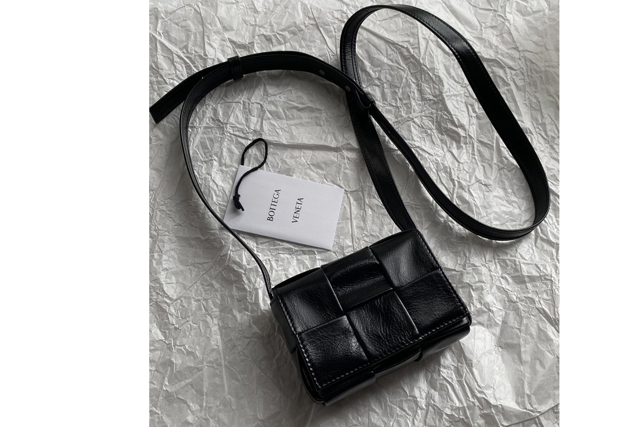 Bottega Veneta 667048 Cassette mini bag in Black Intreccio leather