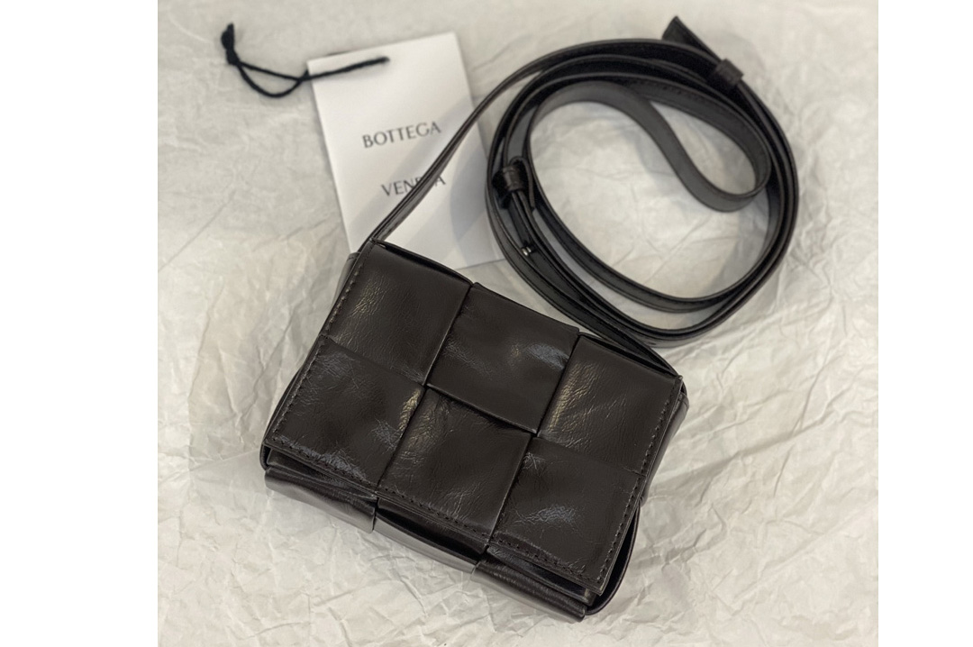 Bottega Veneta 667048 Cassette mini bag in Fondant Intreccio leather