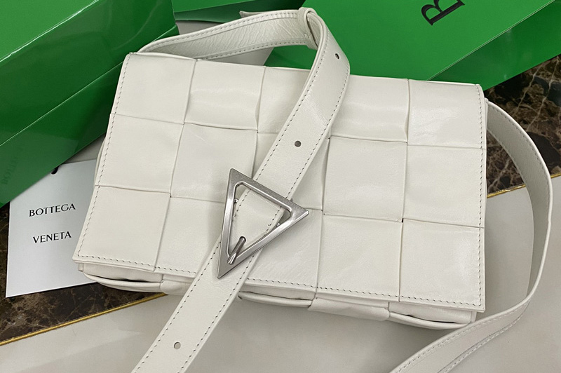 Bottega Veneta 667298 Cassette cross-body bag in White Intreccio leather