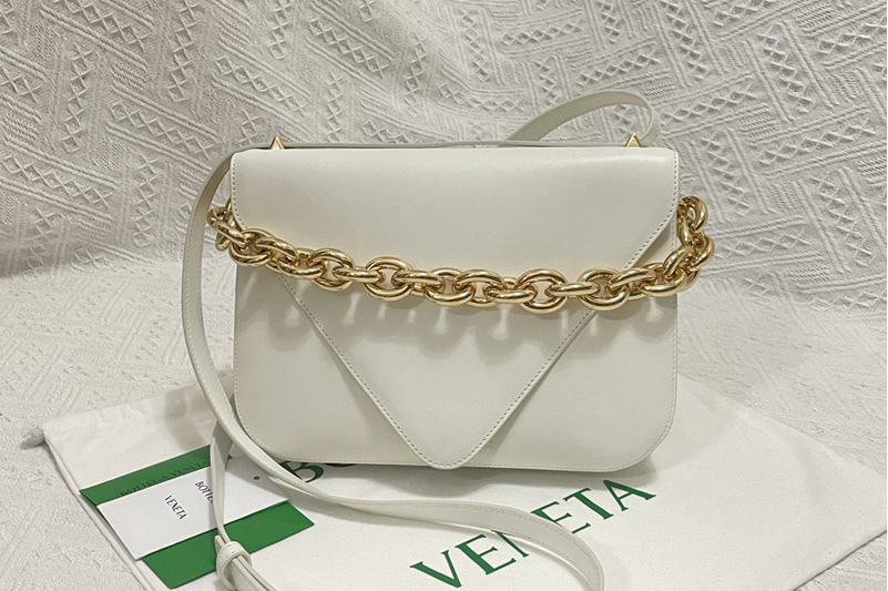 Bottega Veneta 667398 Mount Leather envelope bag in White Leather