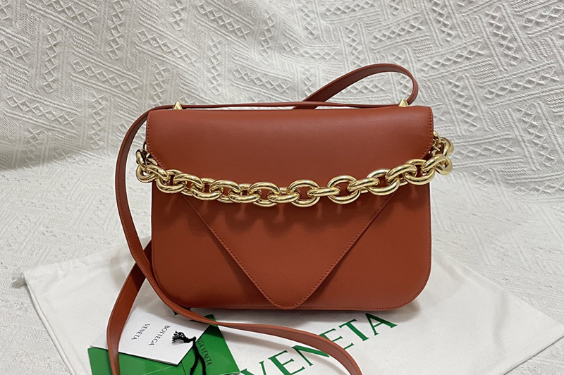 Bottega Veneta 667398 Mount Leather envelope bag in Maple Leather