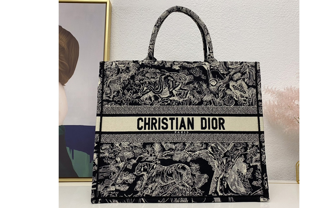 Christian Dior M1286 Dior book tote Bag in Black Toile de Jouy Reverse Embroidery