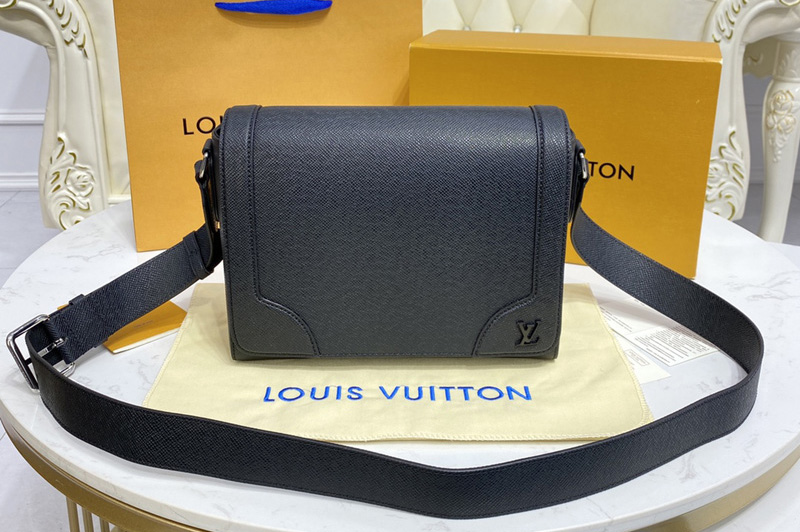 Louis Vuitton M30807 LV new Flap Messenger Bag in Black Taiga cowhide leather