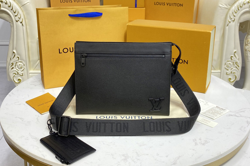 Louis Vuitton M59329 LV New Messenger Voyage Bag in Black Aerogram cowhide leather
