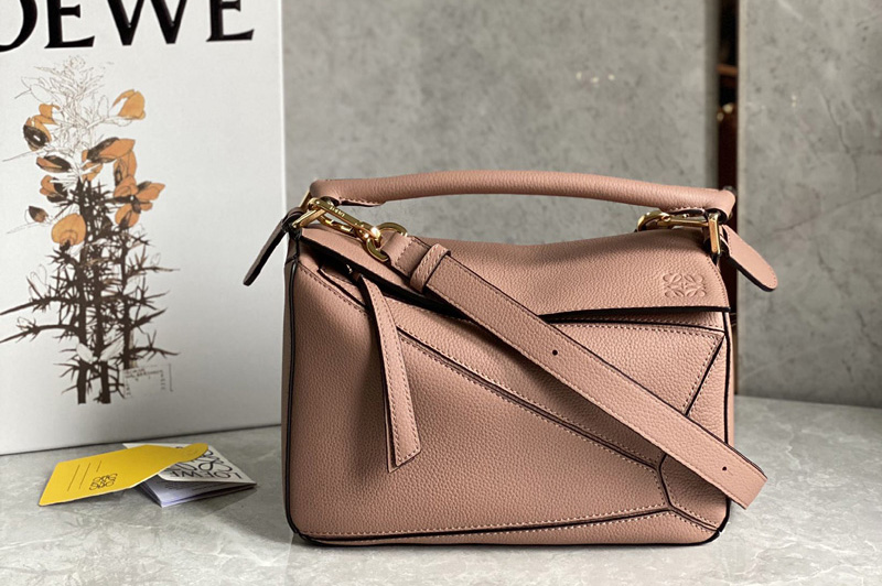 Loewe Small Puzzle bag in pink classic calfskin