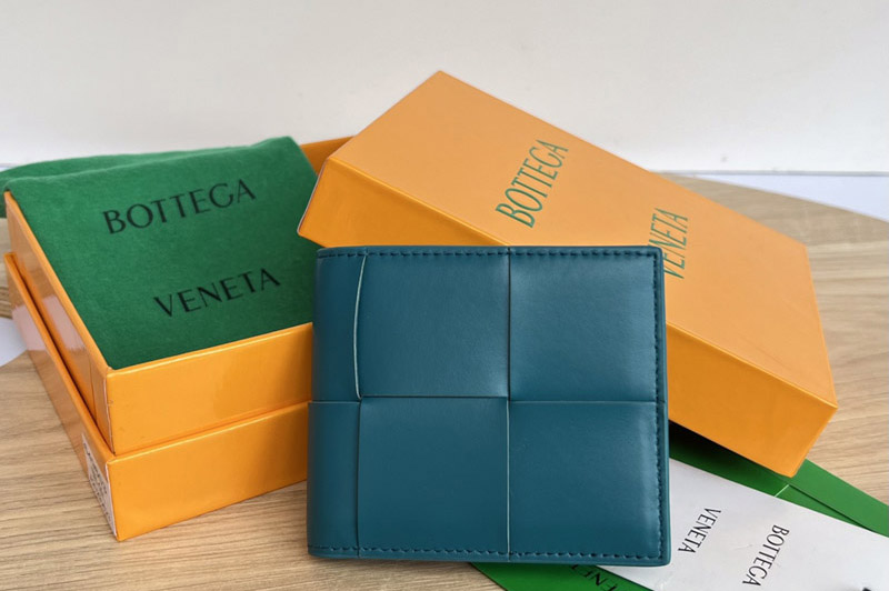 Bottega Veneta 649603 Bi-Fold Wallet in Blue Intreccio leather