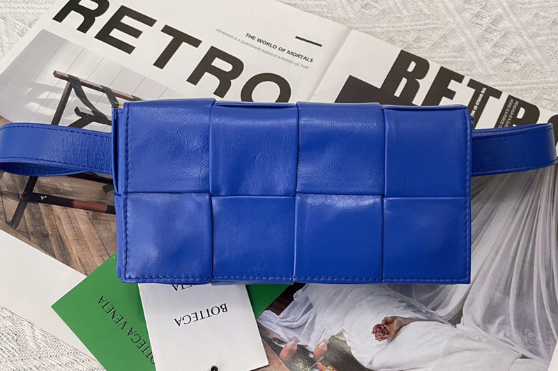 Bottega Veneta 651053 Mini Cassette Belt bag in Blue Intrecciato Paper Calf leather