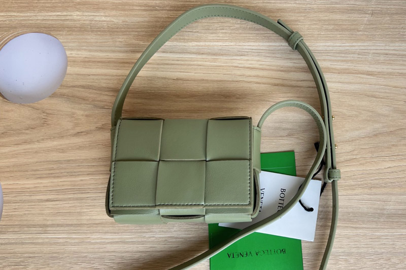 Bottega Veneta 666688 Cassette mini bag in Travertine intrecciato leather