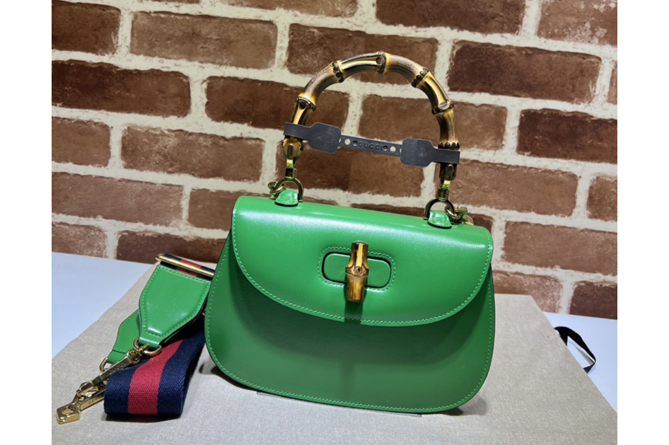 Gucci ‎675797 Small top handle bag with Bamboo in Green leather