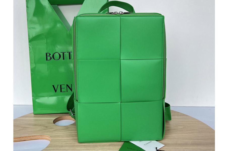 Bottega Veneta 680092 Arco Backpack in Green Intreccio leather