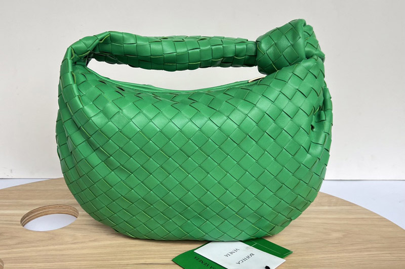 Bottega Veneta 690225 Teen intrecciato leather shoulder bag on Green intrecciato leather
