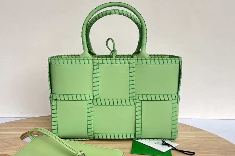 Bottega Veneta 691401 Small Arco intreccio leather tote bag in Green Leather