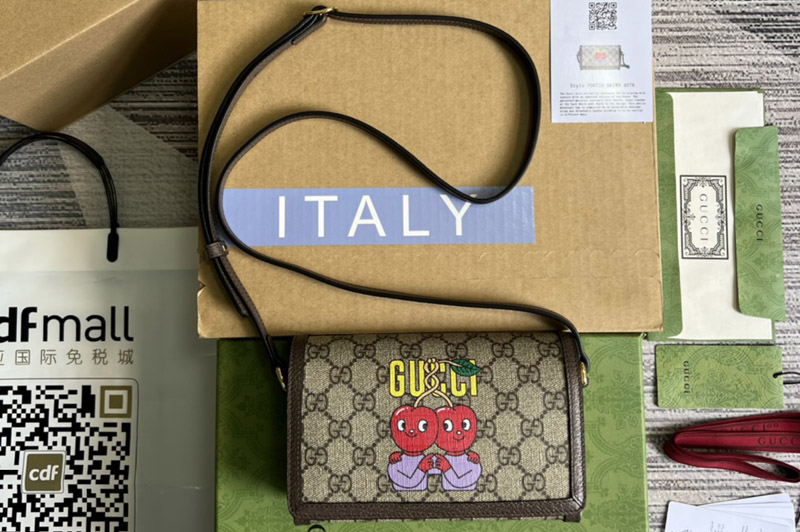 Gucci 700733 cherry print mini bag in Beige and ebony GG Supreme canvas