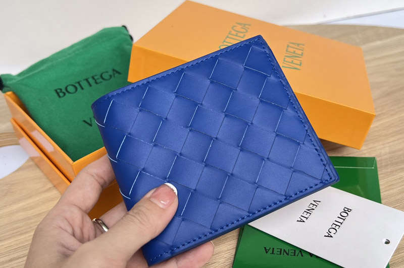 Bottega Veneta 605721 Bi-Fold Wallet in Blue Intrecciato leather