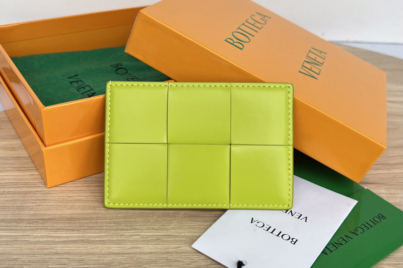 Bottega Veneta 651401 Credit Card Case in Kiwi Intrecciato leather