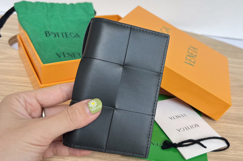 Bottega Veneta 649602 Flap Card Case in Fondant Intreccio leather