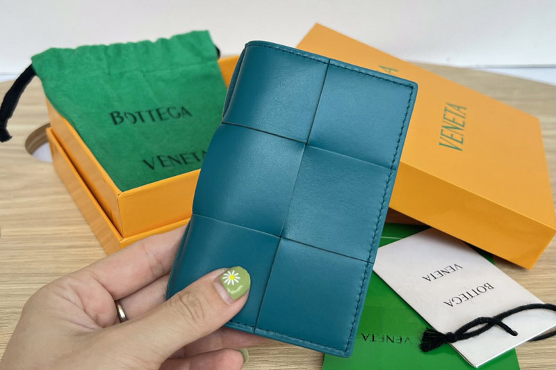 Bottega Veneta 649602 Flap Card Case in Blue Intreccio leather