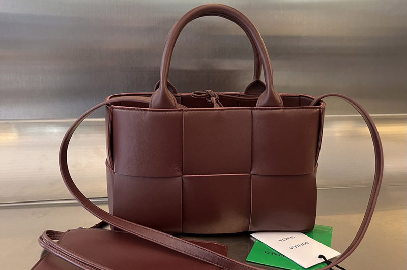 Bottega Veneta 709337 Mini Arco Tote Bag in Fondant intreccio leather