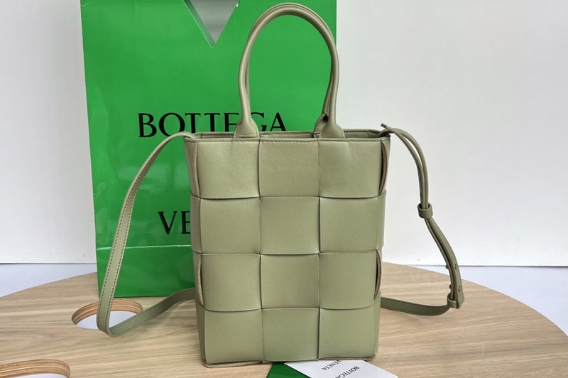 Bottega Veneta 709341 Mini Cassette Tote Bag in Travertine intreccio leather