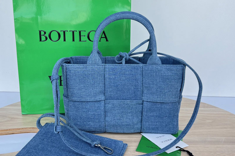 Bottega Veneta 714613 Mini Arco Tote Bag in intreccio washed denim