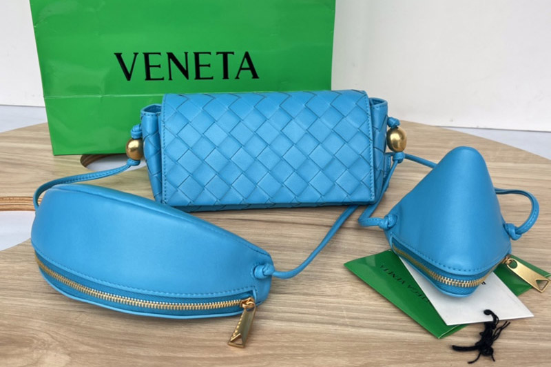 Bottega Veneta 717429 Pouch On Strap in Blue Intrecciato leather