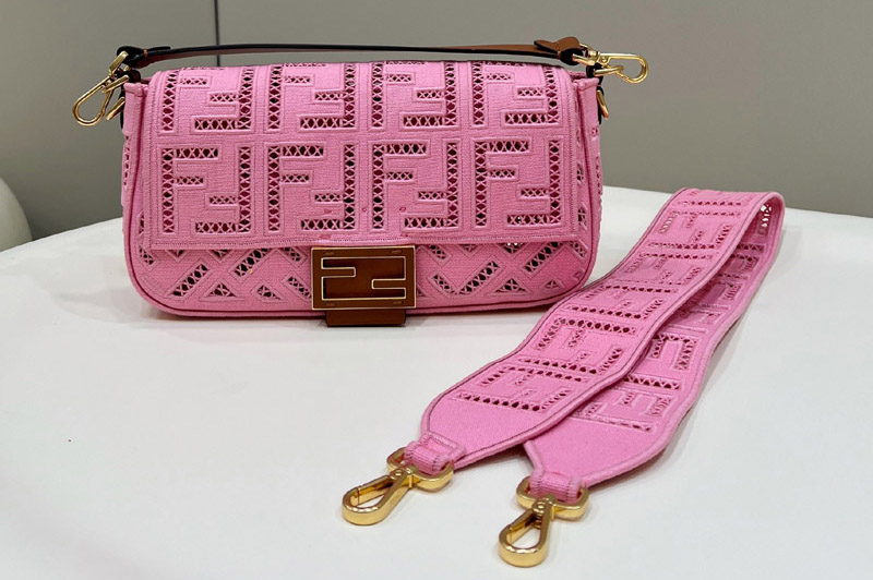 Fendi 8BR600 medium Baguette bag in Pink Leather
