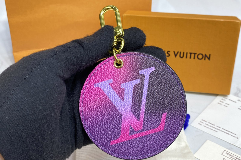 Louis Vuitton M00665 LV Illustre bag charm and key holder