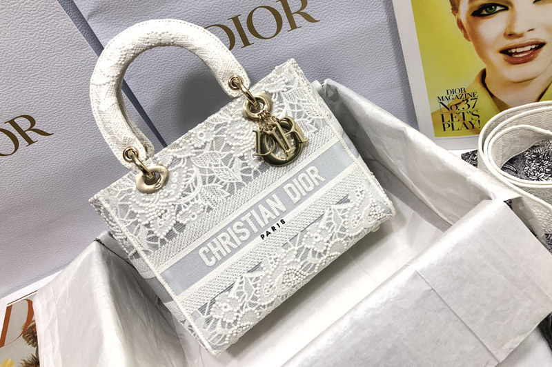 Dior M0565 Medium Lady D-Lite bag in White Embroidery