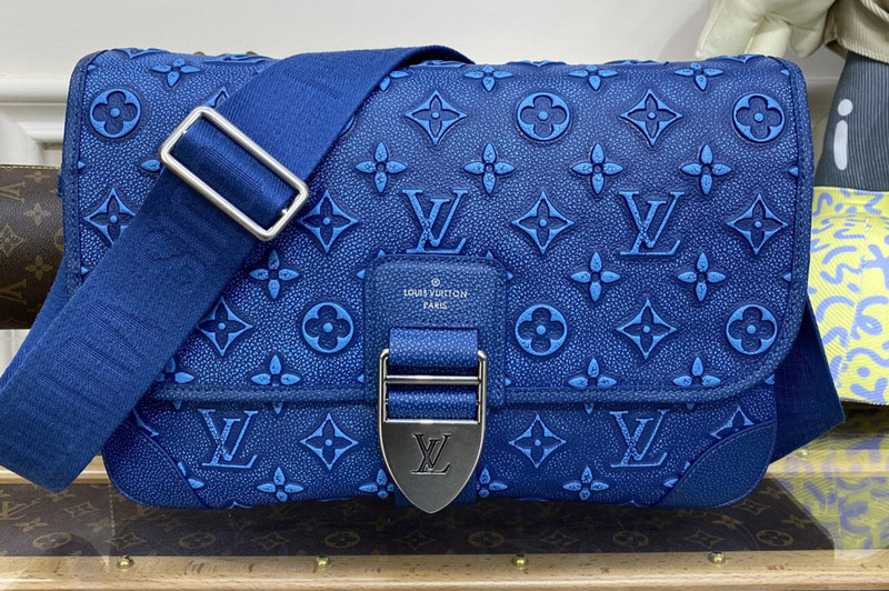 Louis Vuitton M21358 LV Archy Messenger MM bag in Blue Cowhide leather