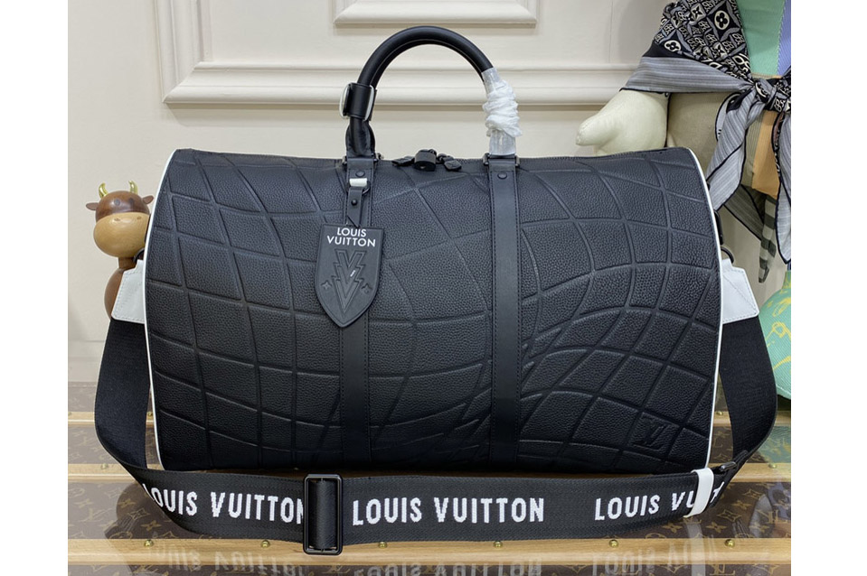 Louis Vuitton M21382 LV Keepall Bandouliere 50 weekend bag in Black Taurillon leather