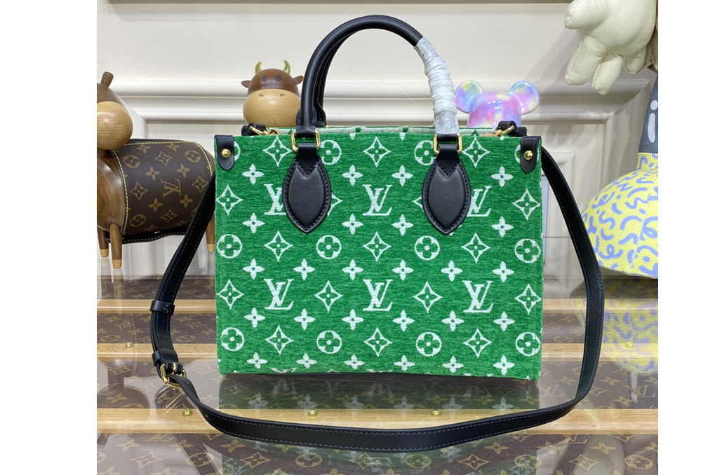 Louis Vuitton M46216 LV OnTheGo PM tote Bag in Green Monogram jacquard velvet