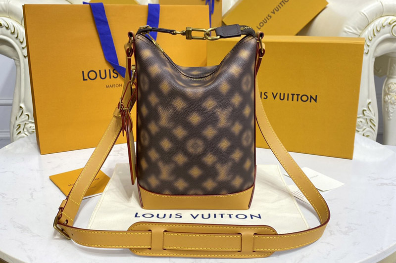 Louis Vuitton M46241 LV Hobo Cruiser PM Bag in Blurry Monogram coated canvas