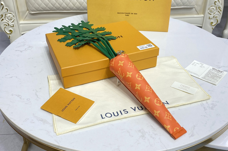 Louis Vuitton M80851 LV Carrot Pouch in Orange vintage Monogram coated canvas