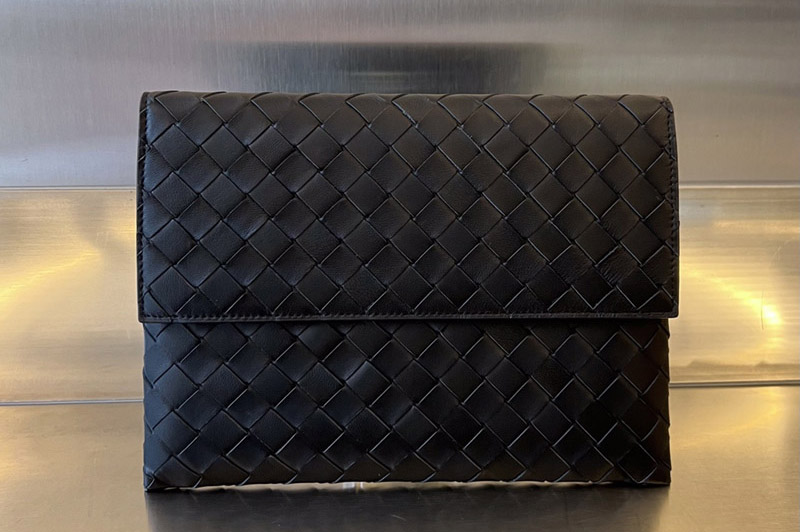 Bottega Veneta 667138 Flap Pouch in Black intrecciato leather