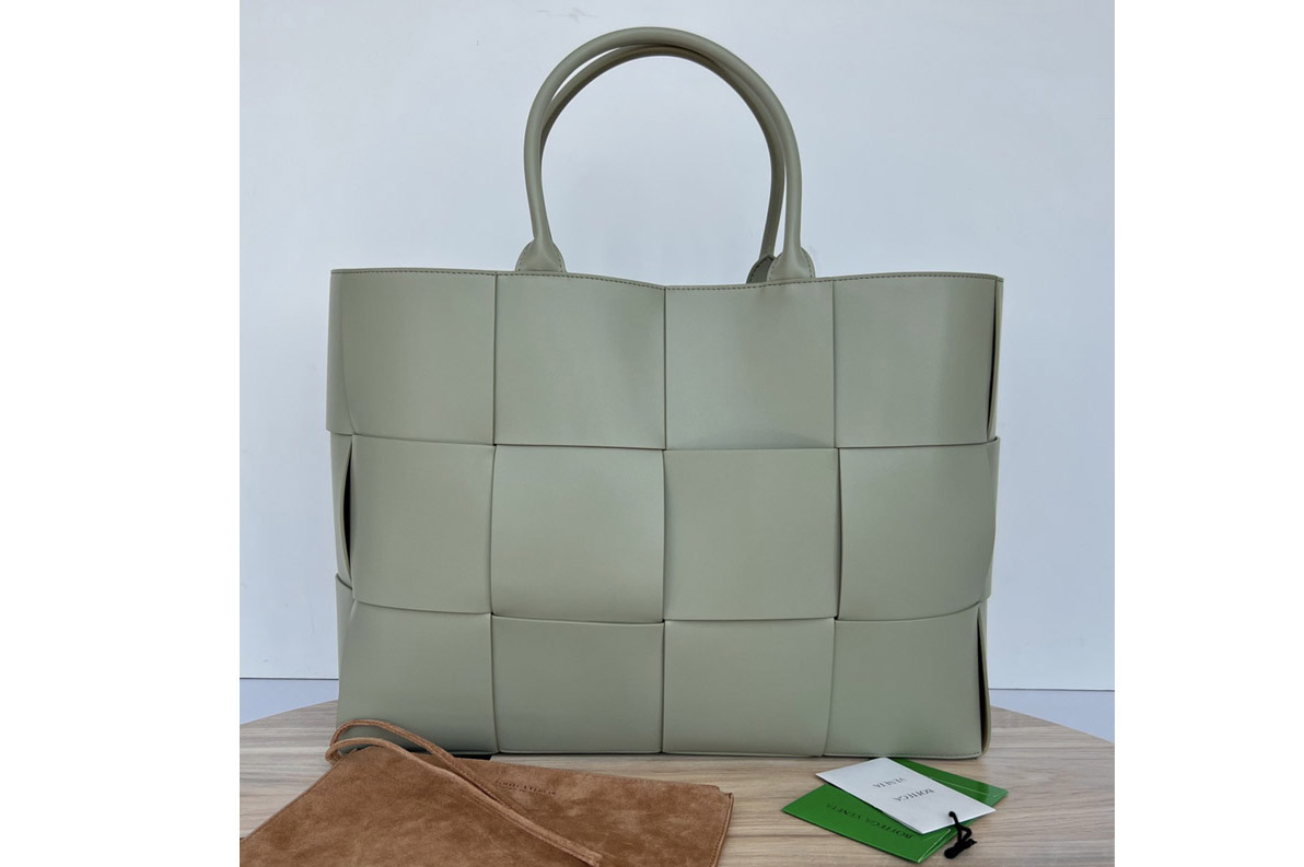 Bottega Veneta 680165 Large Arco Tote Bag in Grey intreccio leather