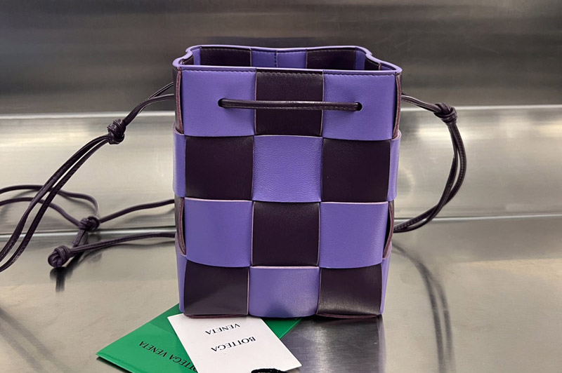 Bottega Veneta 680218 Small Cassette Bucket Bag in Purple/Fondant intreccio leather
