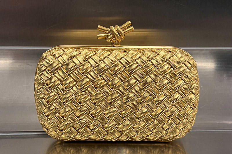 Bottega Veneta 717622 Knot clutch Bag in Gold Pressed intreccio laminated leather