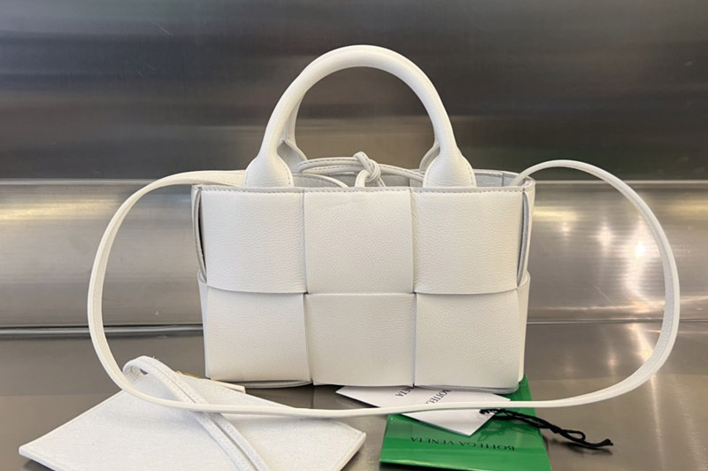 Bottega Veneta 729029 Candy Arco Tote Bag in White intreccio leather