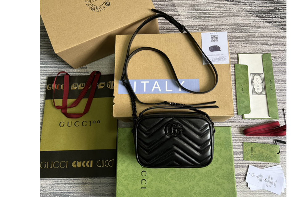 Gucci ‎634936 GG Marmont mini shoulder bag in Black matelassé chevron leather